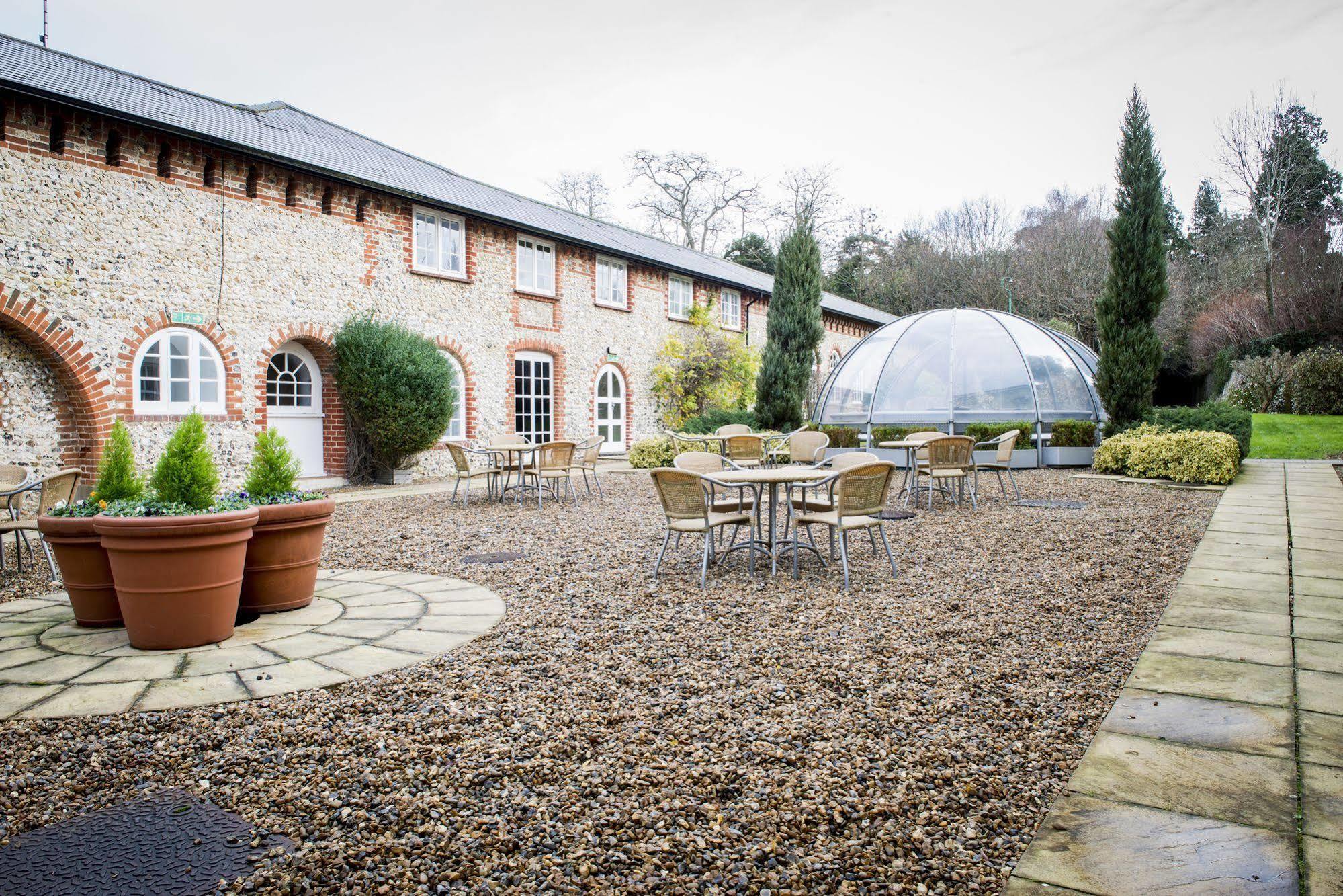 De Vere Horsley Estate Hotel East Horsley Exterior photo